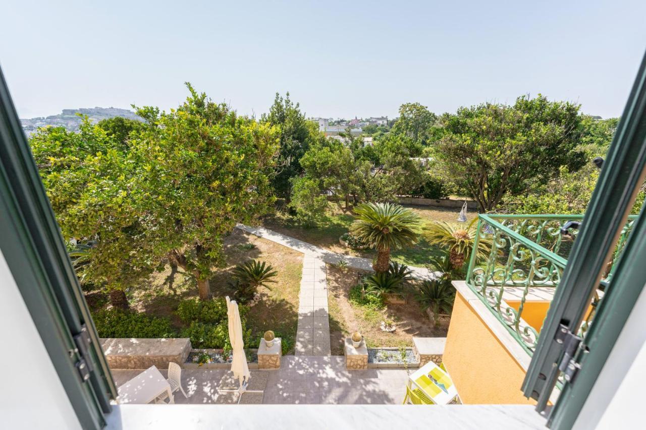 פרוסידה Villa Caterina B&B מראה חיצוני תמונה