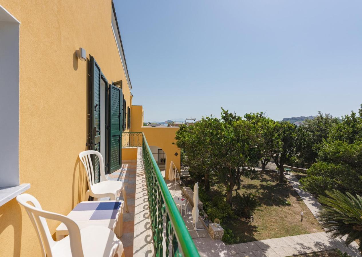 פרוסידה Villa Caterina B&B מראה חיצוני תמונה